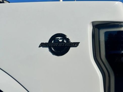 Used 2022 Ford F250 Lariat w/ Lariat Ultimate Package AWD/4WD image 17