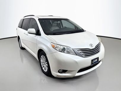 Used 2017 Toyota Sienna XLE Premium