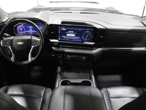 Used 2024 Chevrolet Silverado 2500 LTZ w/ LTZ Convenience Package AWD/4WD image 2