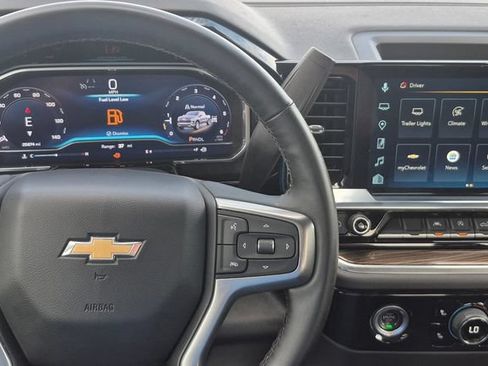 Used 2024 Chevrolet Silverado 1500 LT AWD/4WD image 8