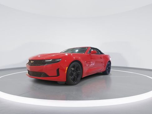 Used 2023 Chevrolet Camaro LT w/ Technology Package image 4