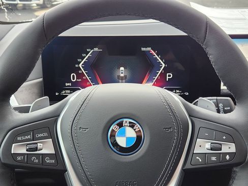 New 2026 BMW X5 xDrive50e w/ Premium Package AWD/4WD image 12