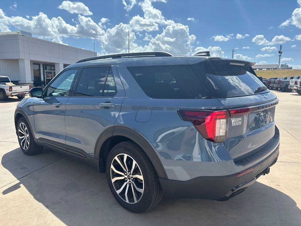 Used 2025 Ford Explorer ST-Line w/ Premium Package RWD image 5