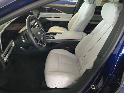 Used 2024 Cadillac Lyriq Sport AWD/4WD image 23