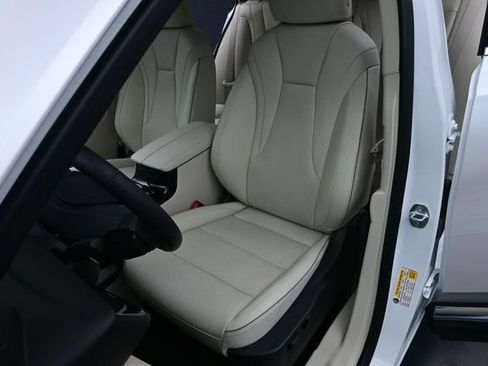 Used 2023 Buick Envision Essence AWD/4WD image 11