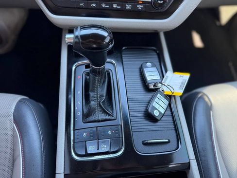 Used 2016 Kia Sedona SX FWD image 56