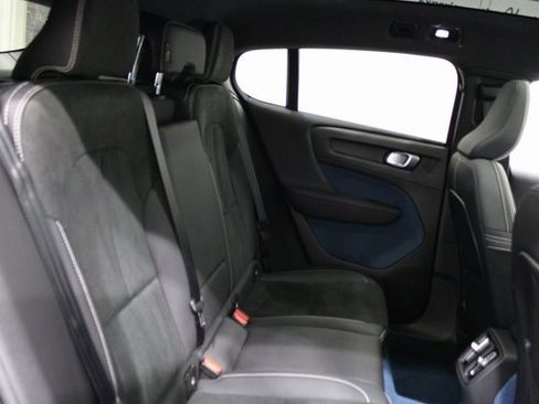 Used 2023 Volvo C40 P8 Recharge Ultimate image 28