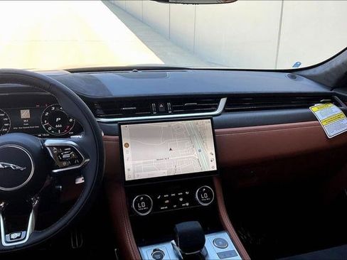 New 2026 Jaguar F-PACE SVR 575 Edition image 6