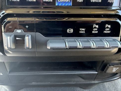 Used 2024 RAM 2500 Laramie image 28