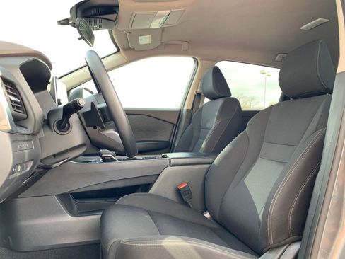 Used 2023 Nissan Rogue S image 25