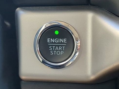 Used 2024 Ford Expedition XLT image 36