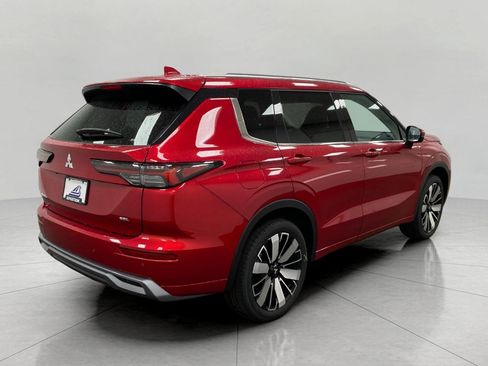 New 2025 Mitsubishi Outlander SEL image 3