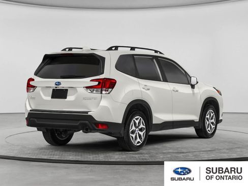 Used 2024 Subaru Forester Premium AWD/4WD image 2