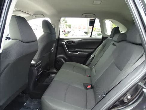 Certified 2025 Toyota RAV4 LE FWD image 21
