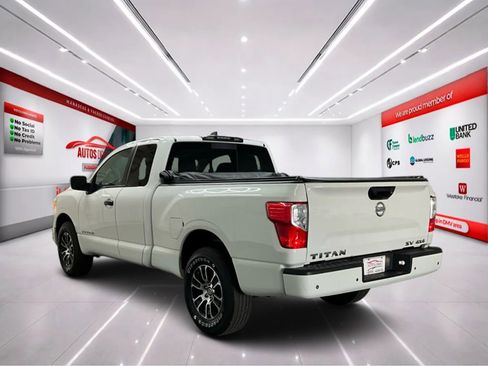 Used 2022 Nissan Titan SV image 6