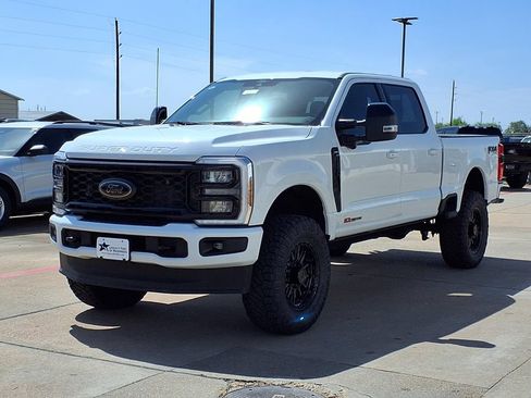 New 2026 Ford F250 Lariat w/ Black Appearance Package AWD/4WD image 1