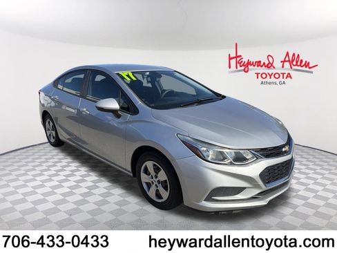 Used 2017 Chevrolet Cruze LS image 1