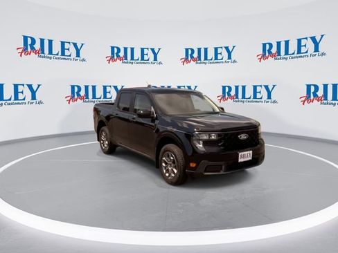 Certified 2025 Ford Maverick XLT w/ XLT Luxury Package AWD/4WD image 2