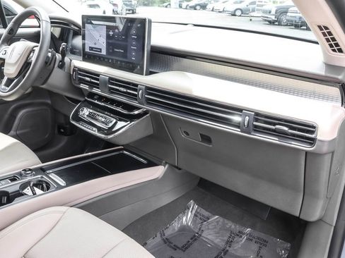 Used 2024 Lincoln Corsair AWD w/ Equipment Group 101A image 38