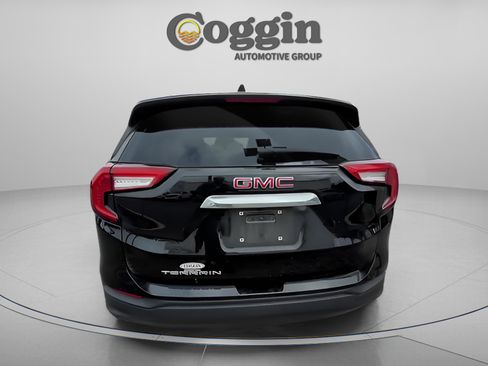 Certified 2022 GMC Terrain SLE w/ Driver Convenience Package image 9