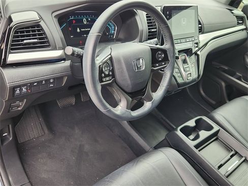 Certified 2023 Honda Odyssey Touring image 2