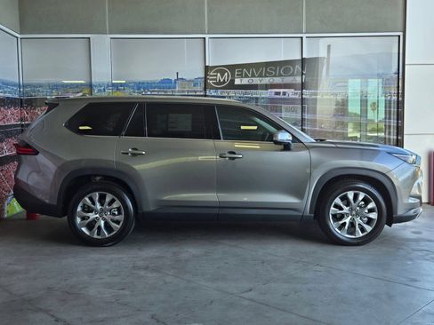Certified 2026 Toyota Grand Highlander FWD image 4