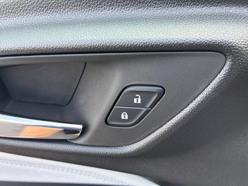 New 2026 Chevrolet Trax LT w/ LT Convenience Package FWD image 20