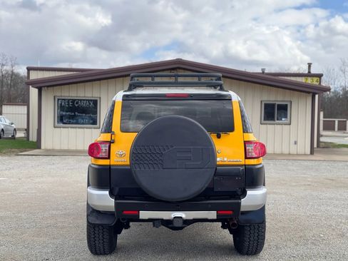 Used 2007 Toyota FJ Cruiser 4WD image 7