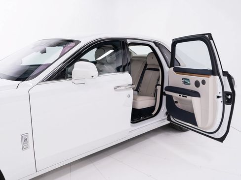 Certified 2022 Rolls-Royce Ghost AWD/4WD image 21