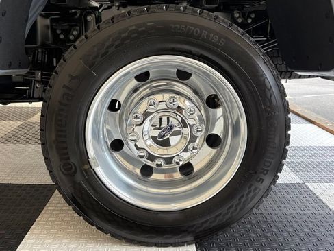 New 2026 Ford F450 Platinum w/ FX4 Off-Road Package AWD/4WD image 12