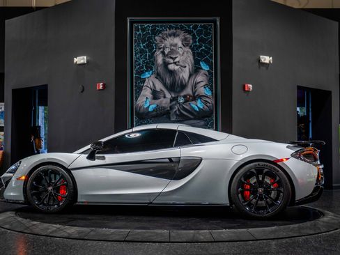 Used 2018 McLaren 570S Spider image 6