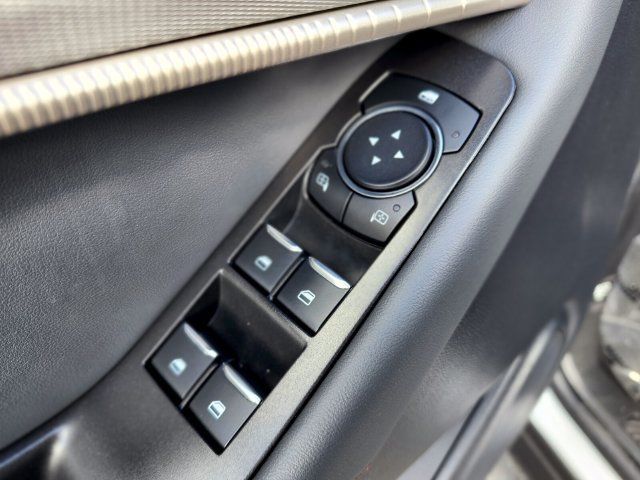 Certified 2025 Ford Explorer Active AWD/4WD image 18