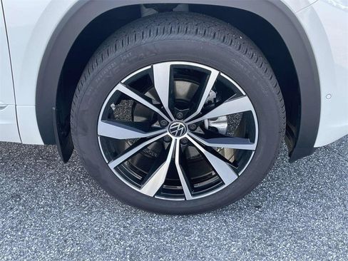 Used 2025 Volkswagen Atlas SEL Premium R-Line AWD/4WD image 12