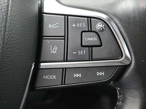 Certified 2021 Toyota Highlander LE image 19
