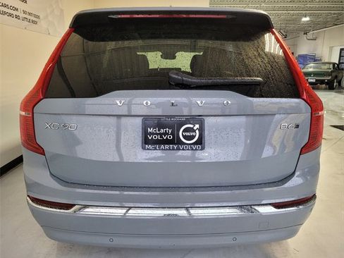 Certified 2025 Volvo XC90 B6 Plus image 5