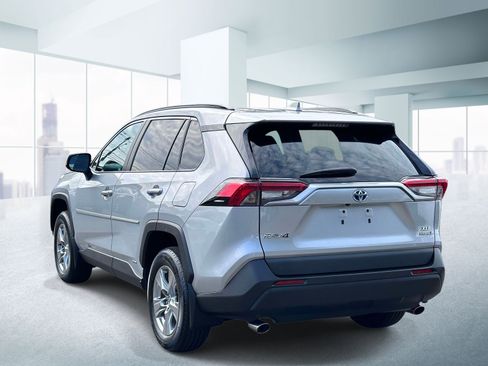 Used 2024 Toyota RAV4 XLE AWD/4WD image 3