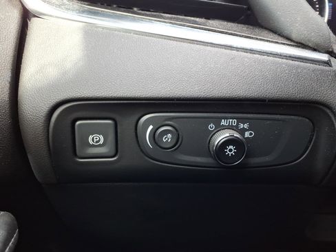 Used 2021 Buick Enclave Avenir w/ Avenir Technology Package image 24