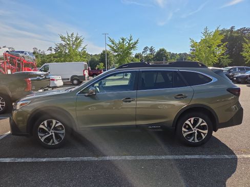 Used 2022 Subaru Outback Limited XT AWD/4WD image 6