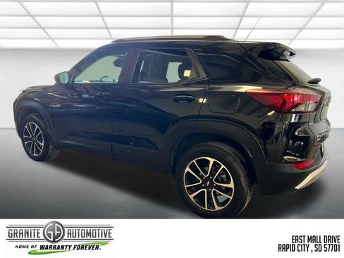 Used 2025 Chevrolet TrailBlazer LT AWD/4WD image 4