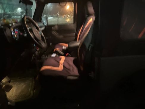 Used 2016 Jeep Wrangler Sport image 9