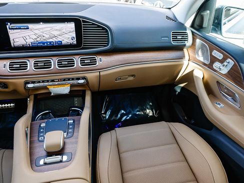 New 2026 Mercedes-Benz GLS 450 4MATIC image 15