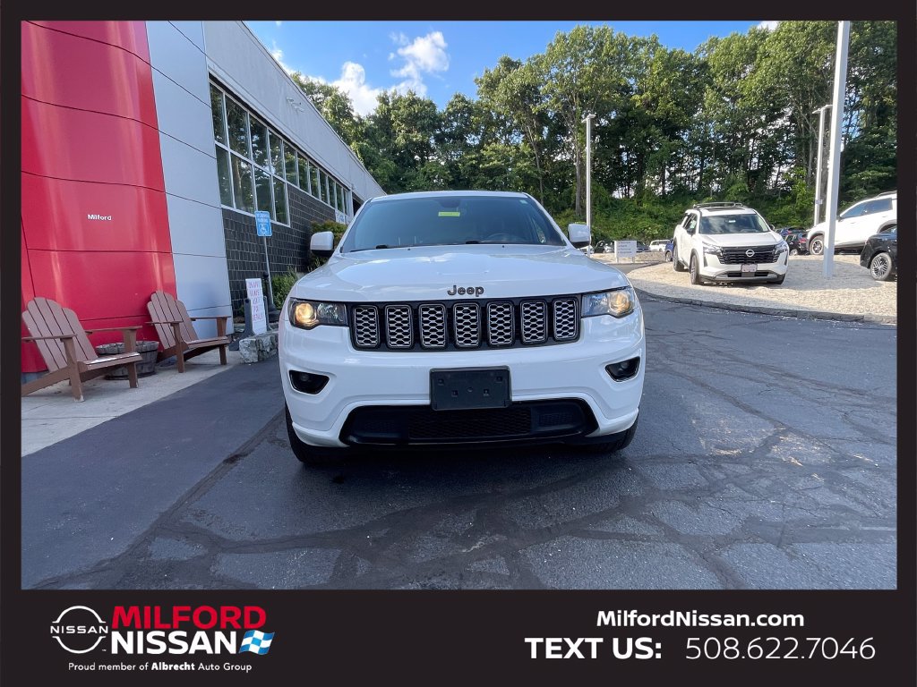 Used 2022 Jeep Grand Cherokee Laredo X AWD/4WD image 7