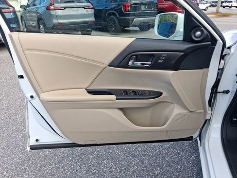 Used 2015 Honda Accord EX-L image 18