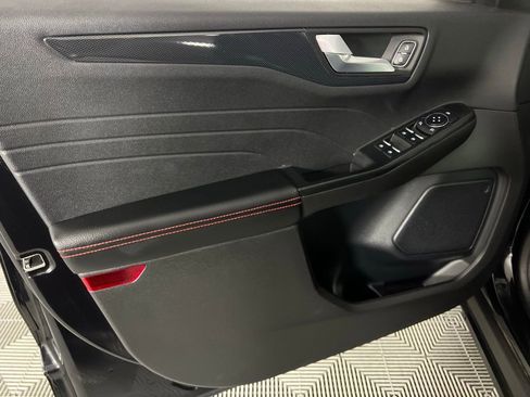 Used 2025 Ford Escape ST-Line image 23