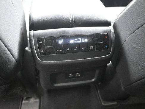 Used 2022 Nissan Pathfinder SV FWD image 19