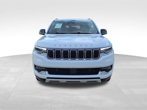 Used 2024 Jeep Wagoneer L Series II w/ Flexible Seating Group RWD image 2