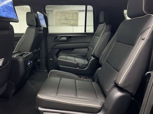 New 2025 Chevrolet Suburban Premier AWD/4WD image 26