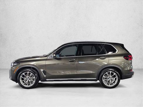Certified 2024 BMW X5 xDrive40i w/ Parking Assistance Package AWD/4WD image 9