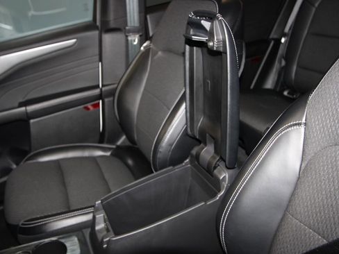 Used 2024 Ford Escape SE image 18