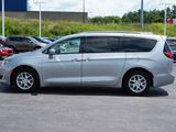 Used 2020 Chrysler Pacifica Touring-L image 4
